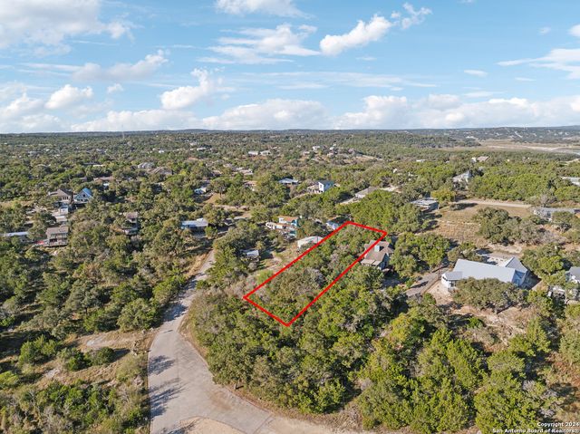 1831 W LAKESIDE DR, Canyon Lake, TX 78133