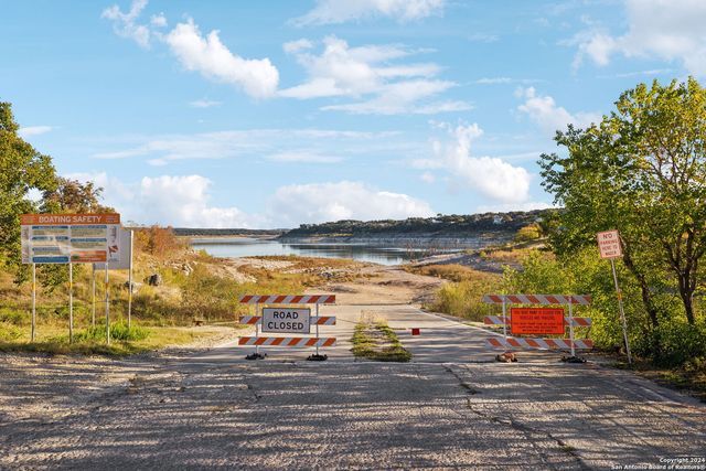 1831 W LAKESIDE DR, Canyon Lake, TX 78133