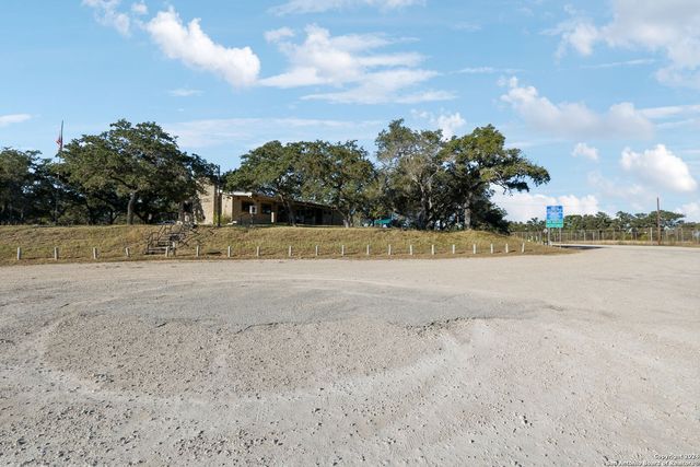1831 W LAKESIDE DR, Canyon Lake, TX 78133