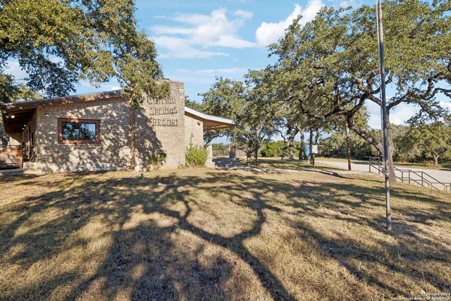 1831 W LAKESIDE DR, Canyon Lake, TX 78133