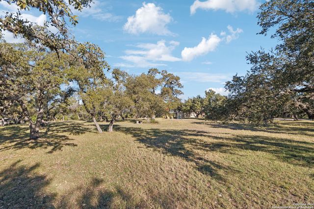 1831 W LAKESIDE DR, Canyon Lake, TX 78133