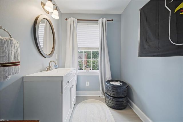 111 Laydon WAY, Poquoson, VA 23662