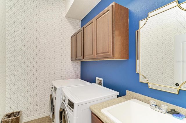 8438 WEBBER ROAD, Sarasota, FL 34240