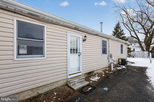 9 MAISE AVE, Linwood, PA 19061