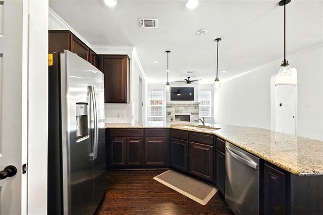 512 Lady Swiss LN 60, Hutto, TX 78634