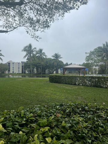 955 Egret Circle 411, Delray Beach, FL 33444