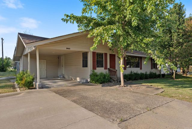 1951 Torreyson St., Conway, AR 72034