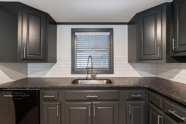 1951 Torreyson St., Conway, AR 72034