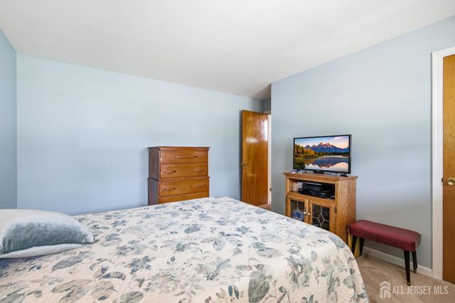 34 Marcia Street, Sayreville, NJ 08859