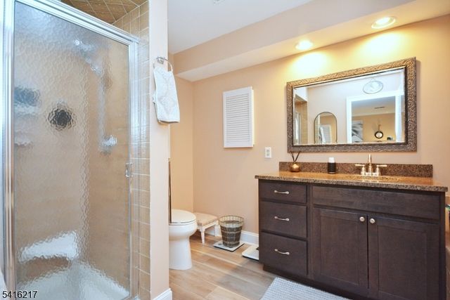 13 Troon Ter, Clinton Twp., NJ 08801