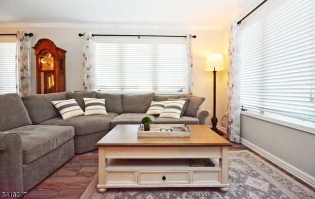 13 Troon Ter, Clinton Twp., NJ 08801