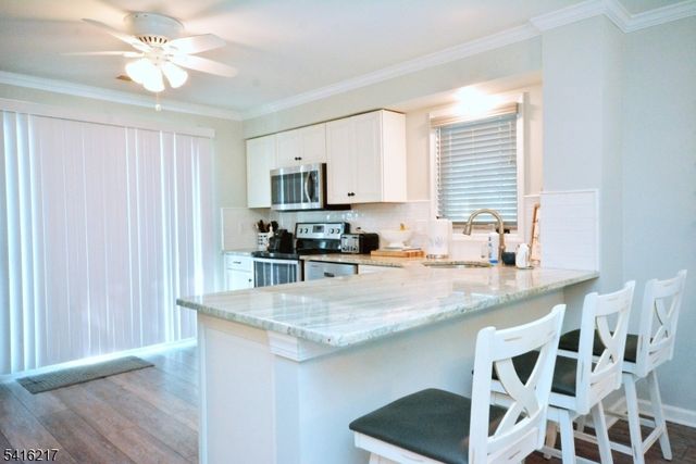 13 Troon Ter, Clinton Twp., NJ 08801