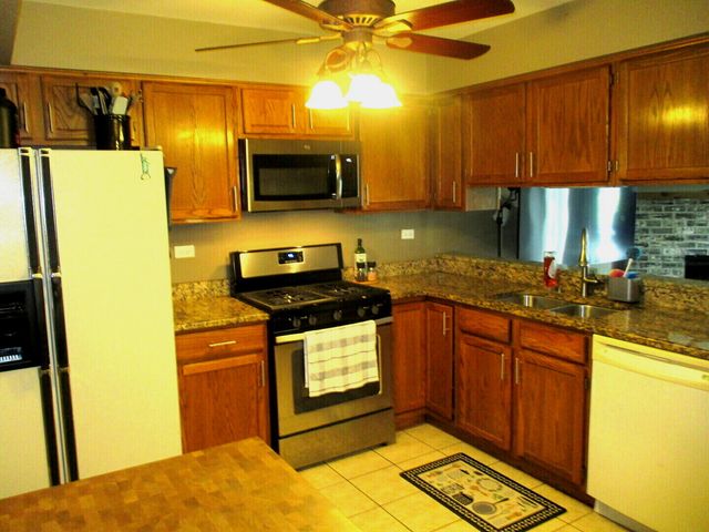 865 N Tamarac Boulevard, Addison, IL 60101