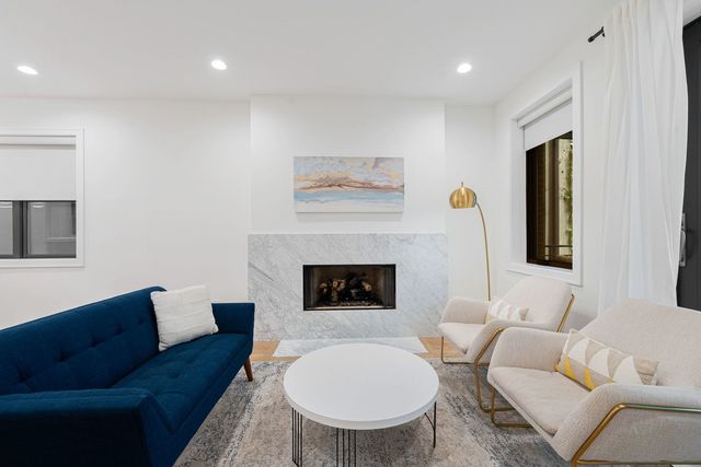 832 W Altgeld Street 1, Chicago, IL 60614