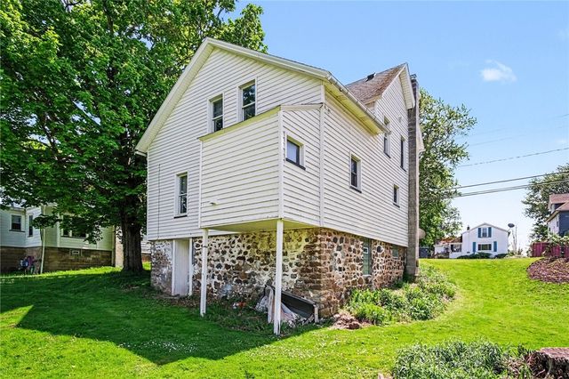 1897 Ridge Rd, Ontario, NY 14519