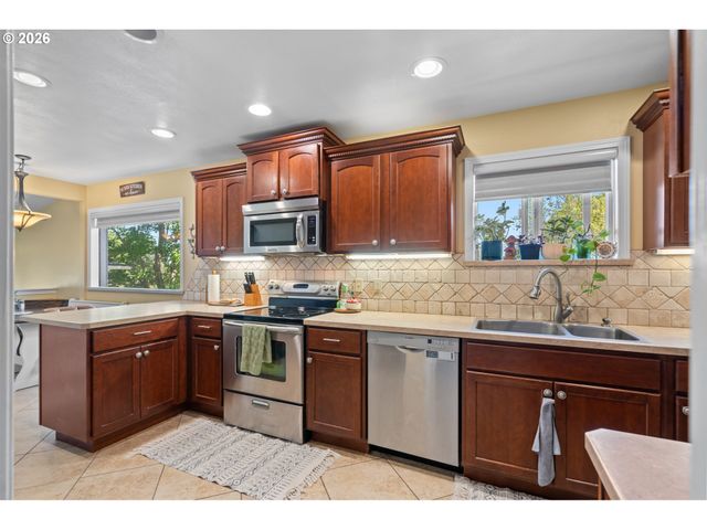 610 Nw 3RD St, Pendleton, OR 97801