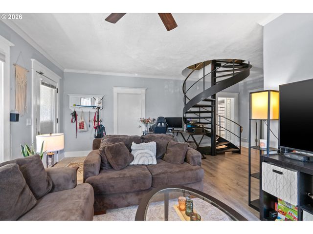 610 Nw 3RD St, Pendleton, OR 97801