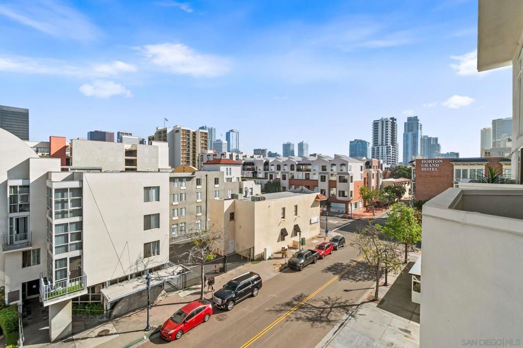 Image 8 of property listing at 221 Island Ave 503, San Diego, CA 92101