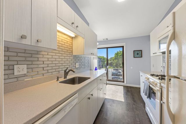 1714 S Washington Street 1714, Naperville, IL 60565