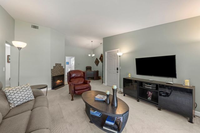 1714 S Washington Street 1714, Naperville, IL 60565