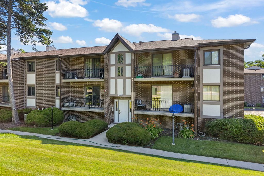 1714 S Washington Street 1714, Naperville, IL 60565