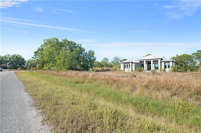 2319 54th AVE NE, Naples, FL 34120