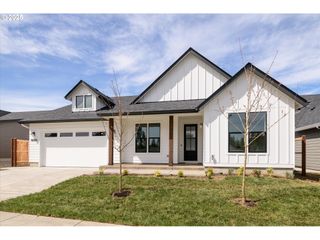 25304 CHRISTOPHER Ln, Veneta, OR 97487