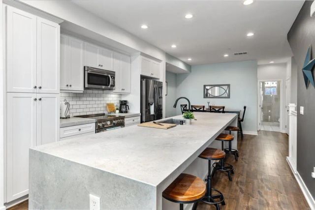 1121 Makena Way, Oceanside, CA 92054