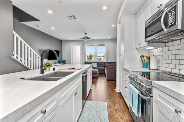 1121 Makena Way, Oceanside, CA 92054