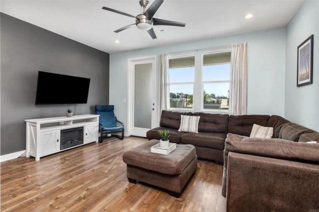 1121 Makena Way, Oceanside, CA 92054