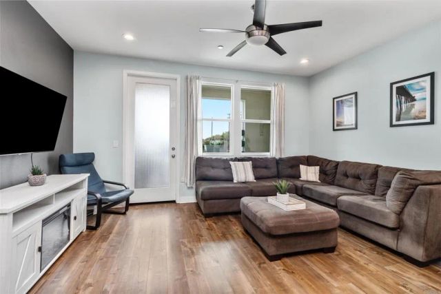 1121 Makena Way, Oceanside, CA 92054