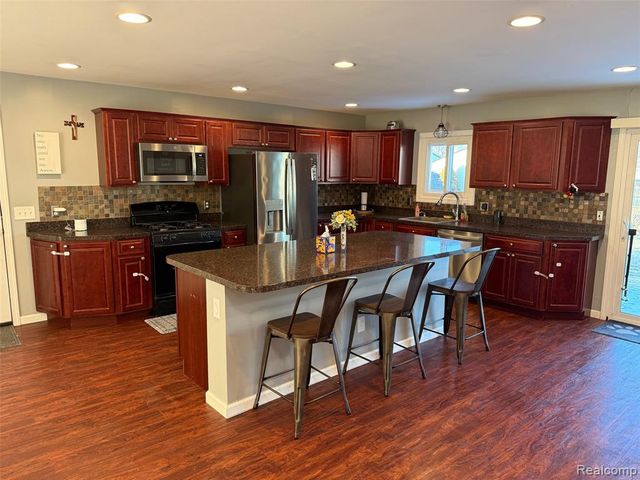 13133 Concord Drive, Sterling Heights, MI 48313