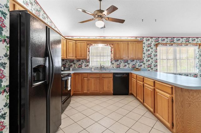 1 BONAIRE PLACE, Umatilla, FL 32784