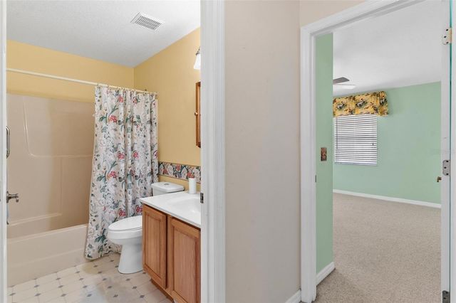1 BONAIRE PLACE, Umatilla, FL 32784