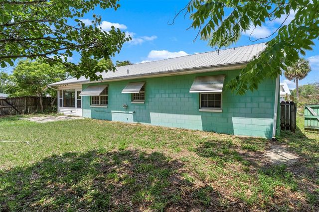 1 BONAIRE PLACE, Umatilla, FL 32784