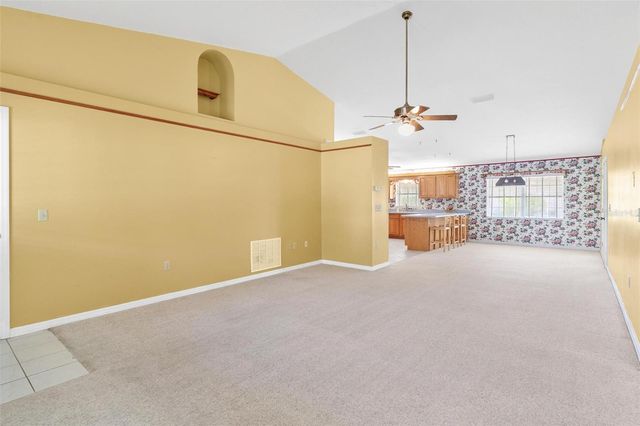 1 BONAIRE PLACE, Umatilla, FL 32784