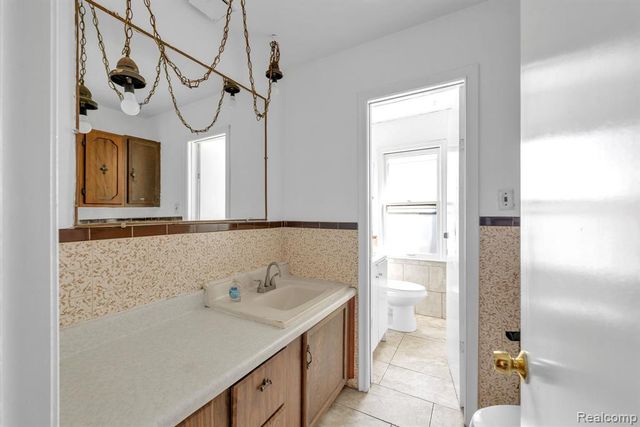 23423 Annapolis Street, Dearborn Heights, MI 48125