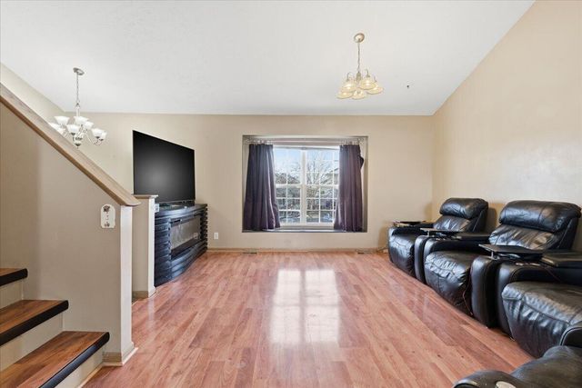 5730 MERLIN Lane, Council Bluffs, IA 51501