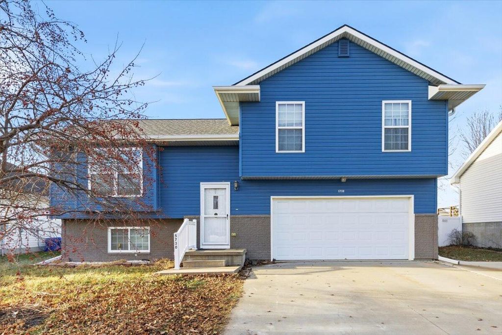 5730 MERLIN Lane, Council Bluffs, IA 51501