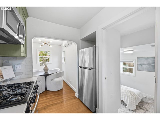 7934 Se REEDWAY St, Portland, OR 97206