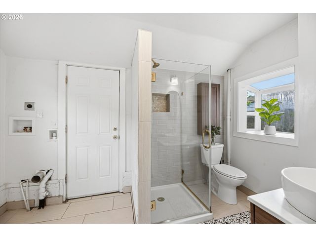 7934 Se REEDWAY St, Portland, OR 97206