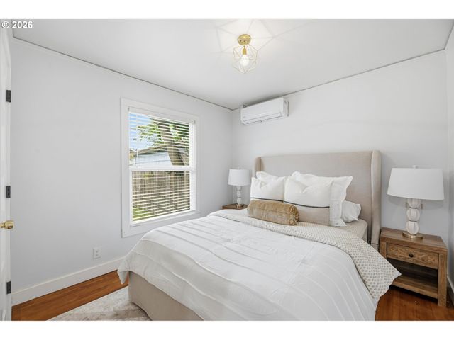 7934 Se REEDWAY St, Portland, OR 97206