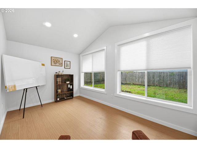 7934 Se REEDWAY St, Portland, OR 97206