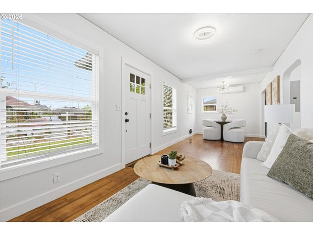 7934 Se REEDWAY St, Portland, OR 97206