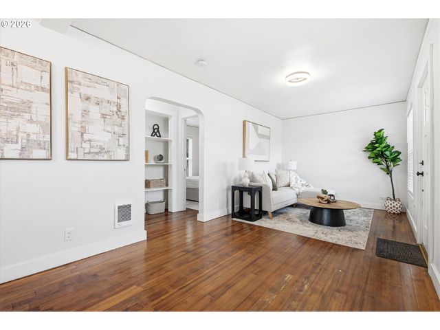 7934 Se REEDWAY St, Portland, OR 97206