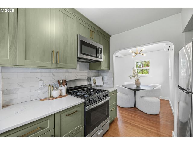 7934 Se REEDWAY St, Portland, OR 97206