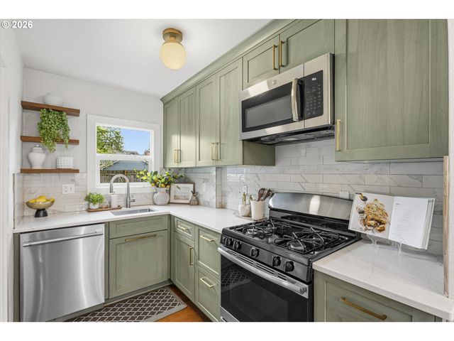 7934 Se REEDWAY St, Portland, OR 97206