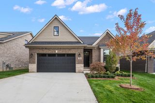 5968 Willow Grove Drive, Troy, MI 48085