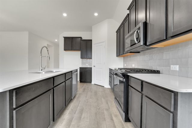 3303 Brady Starr Drive, Aubrey, TX 76227