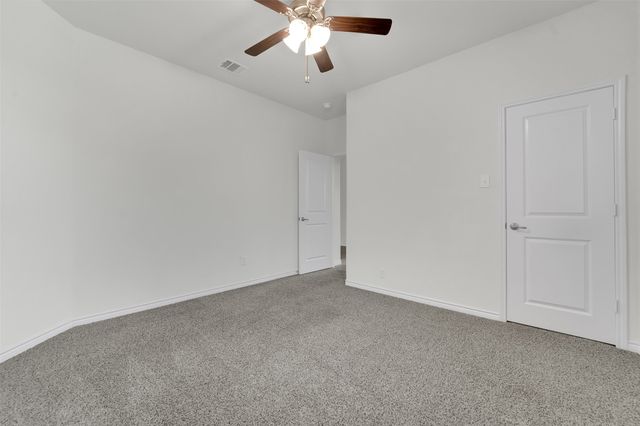 3303 Brady Starr Drive, Aubrey, TX 76227